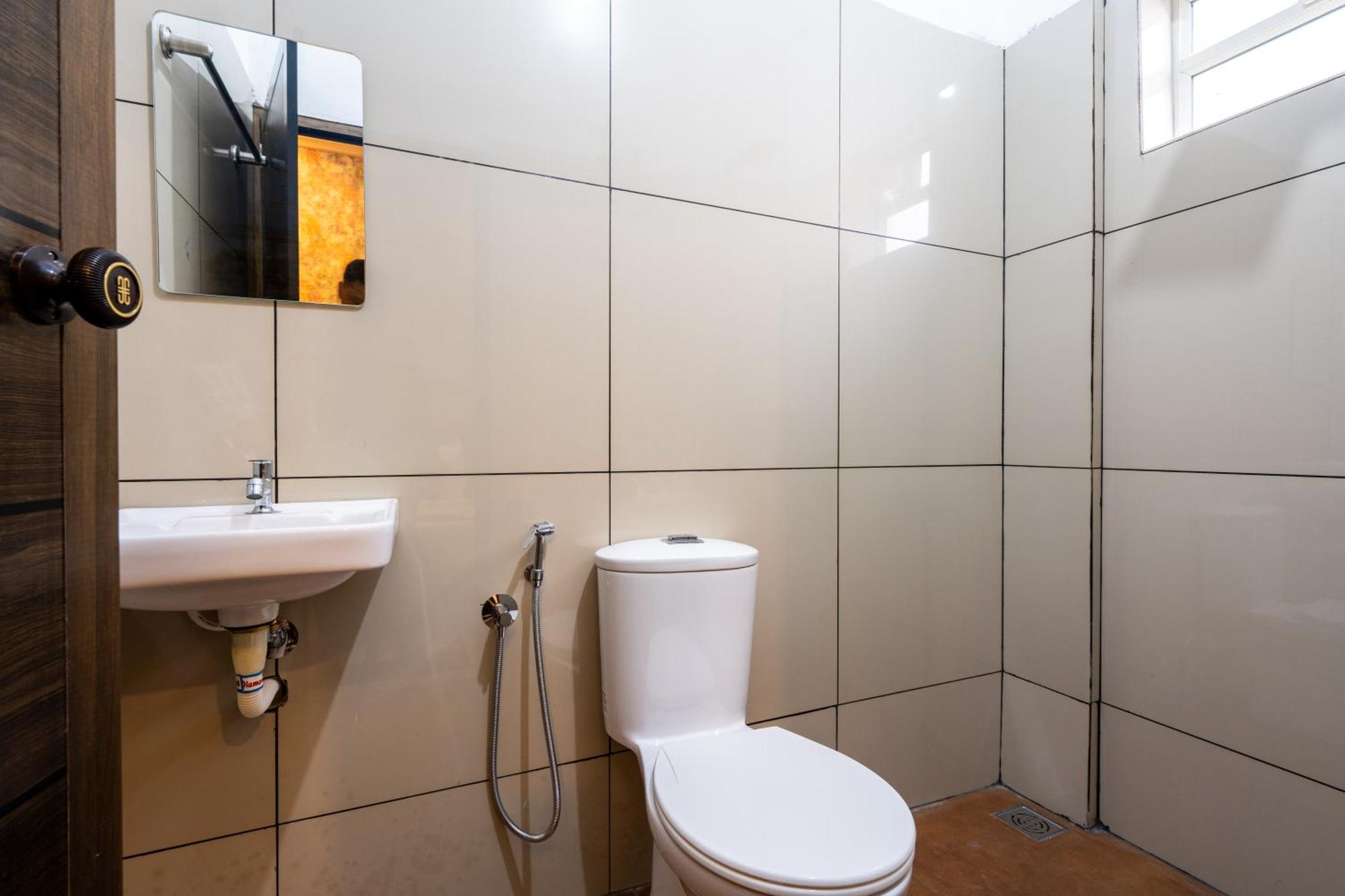 Yaad Residency Hotel Kochi Luaran gambar