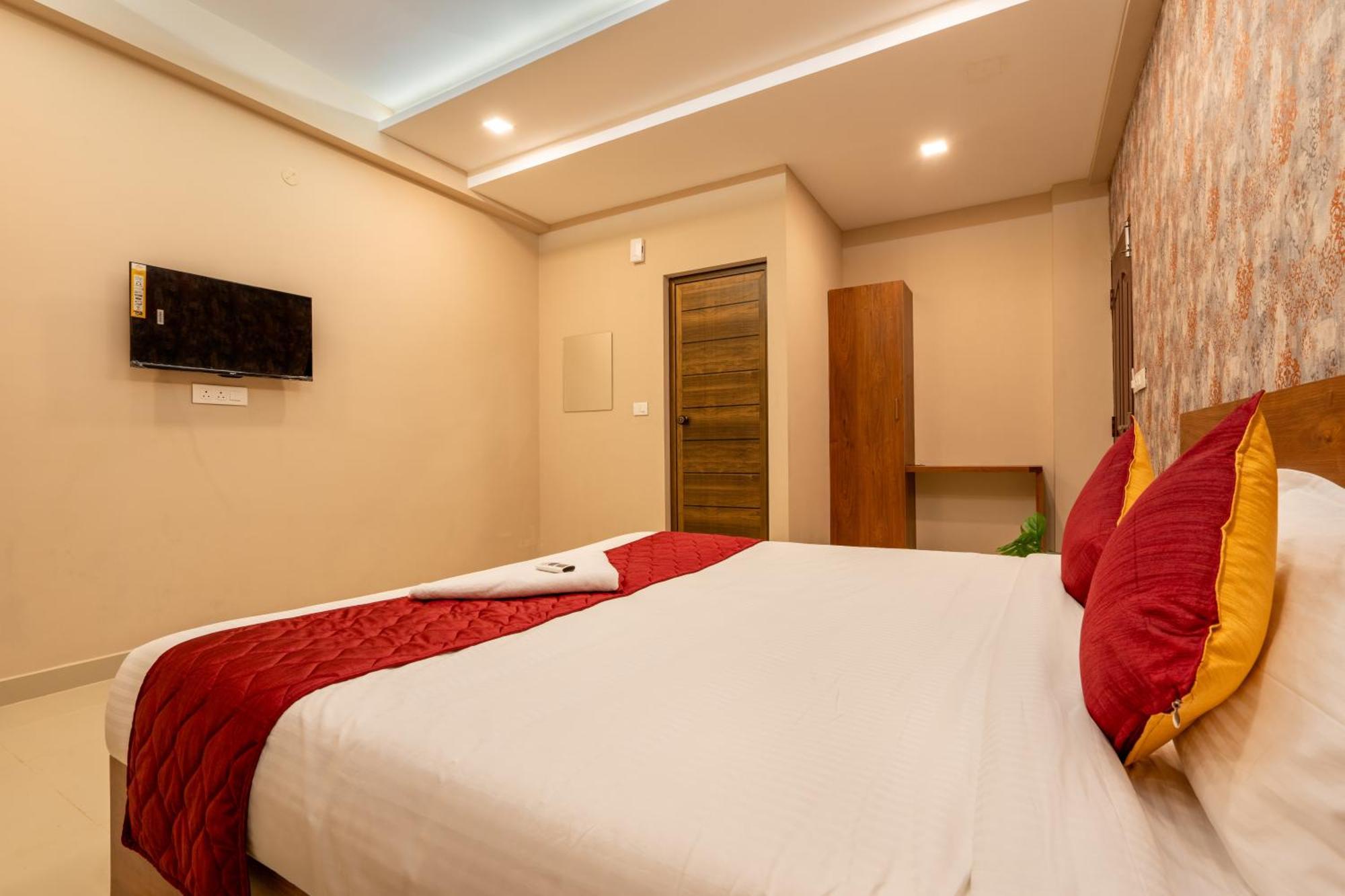 Yaad Residency Hotel Kochi Luaran gambar