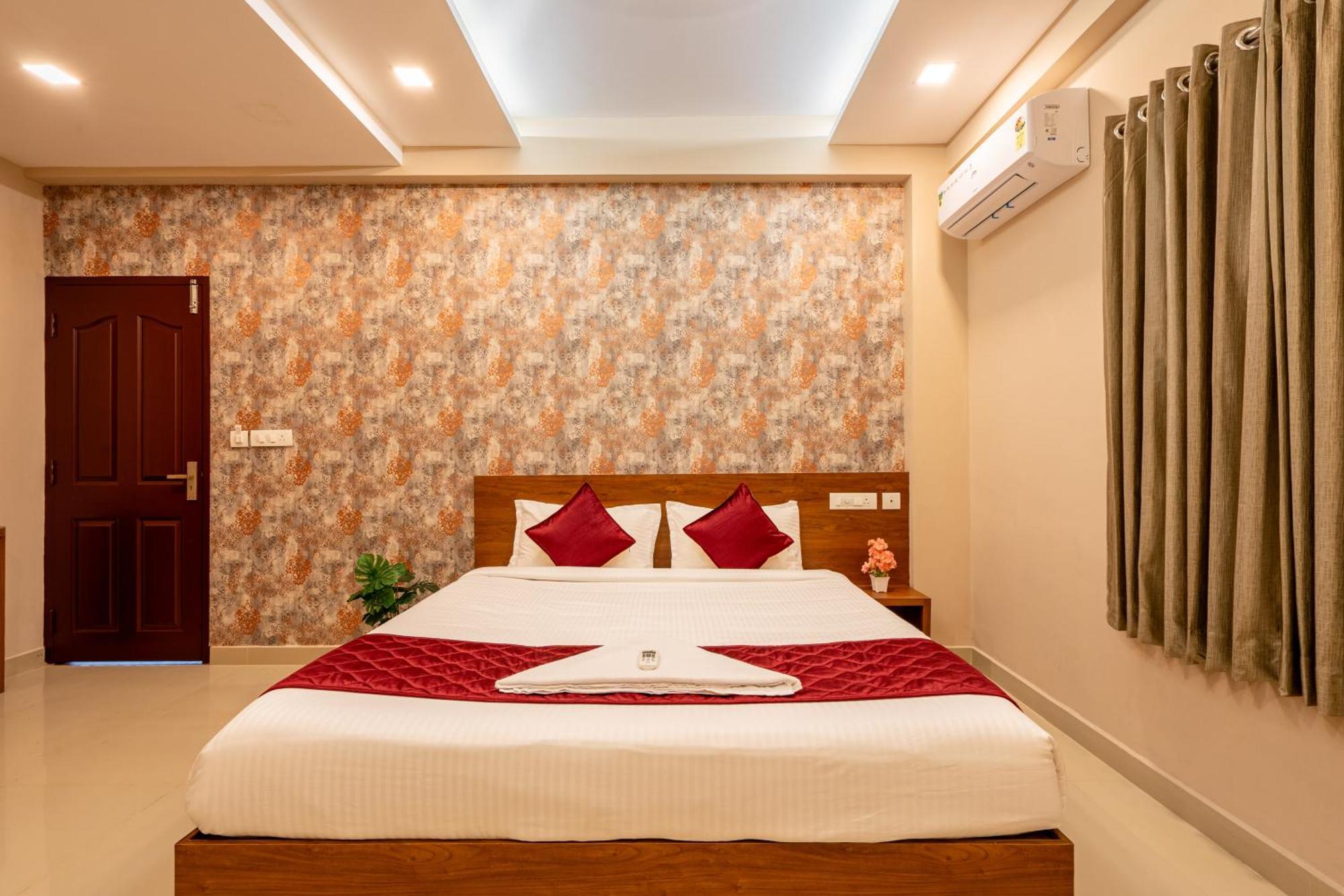 Yaad Residency Hotel Kochi Luaran gambar