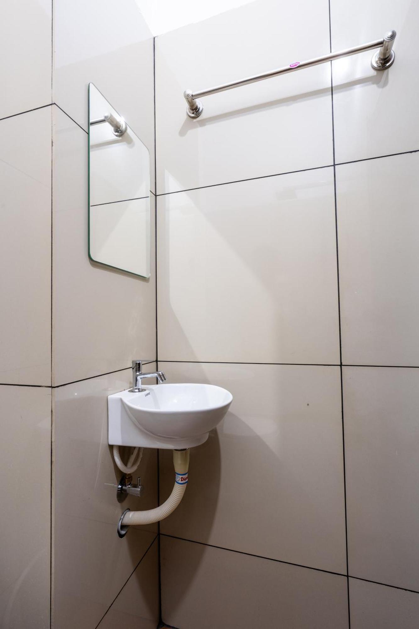 Yaad Residency Hotel Kochi Luaran gambar
