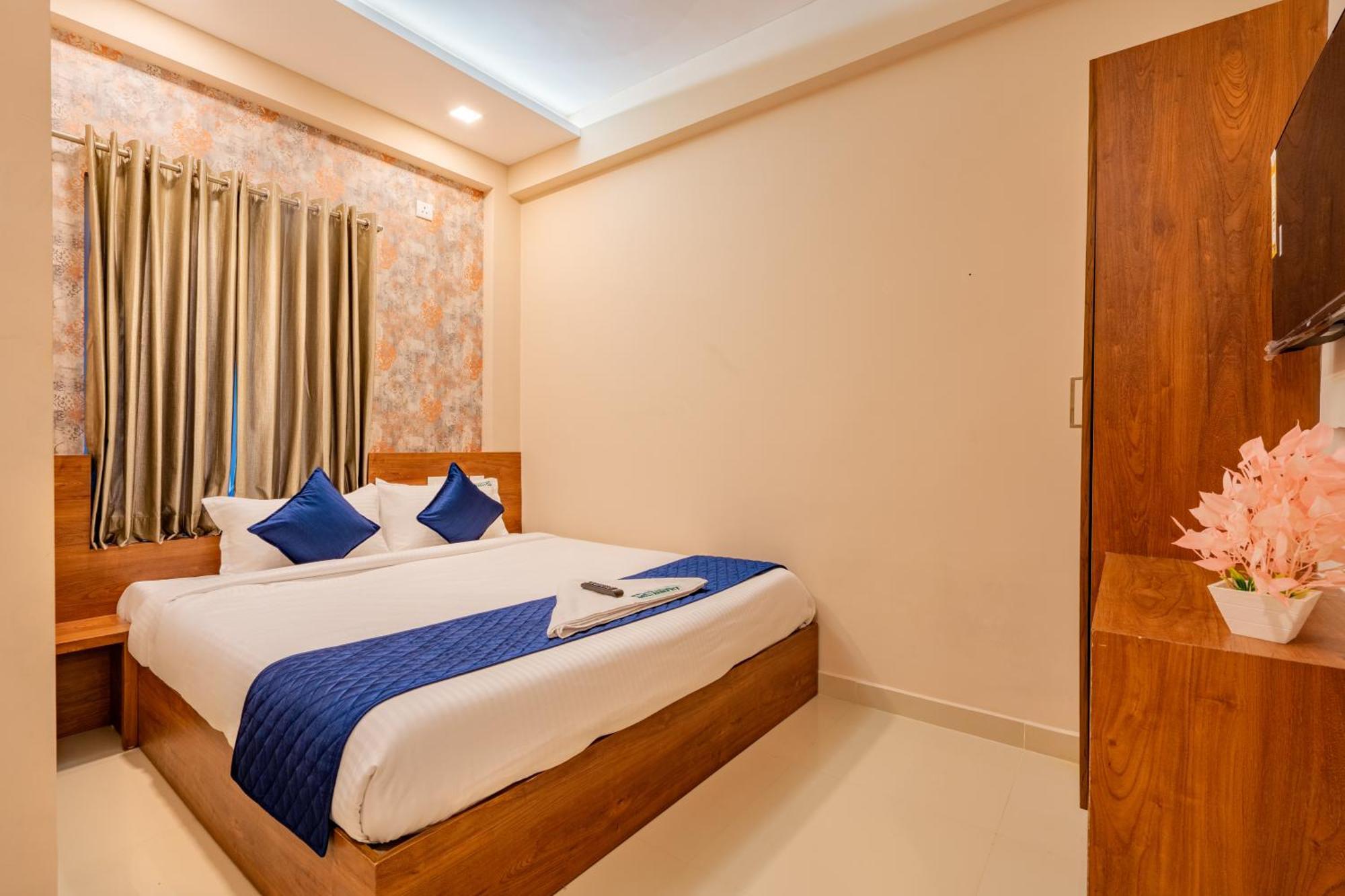 Yaad Residency Hotel Kochi Luaran gambar