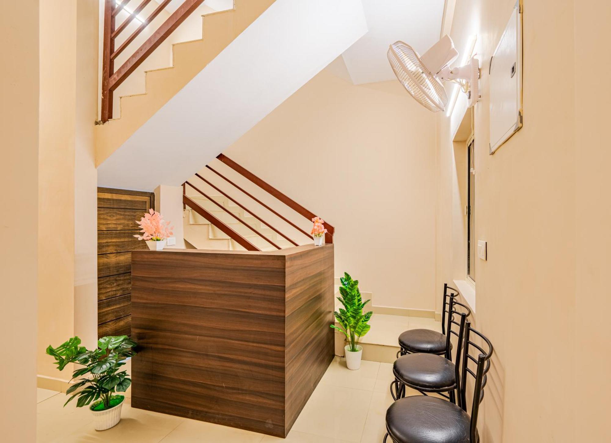 Yaad Residency Hotel Kochi Luaran gambar